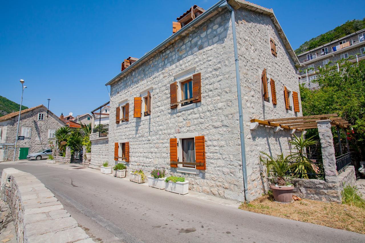 Apartments Villa Serventi Tivat Exterior foto